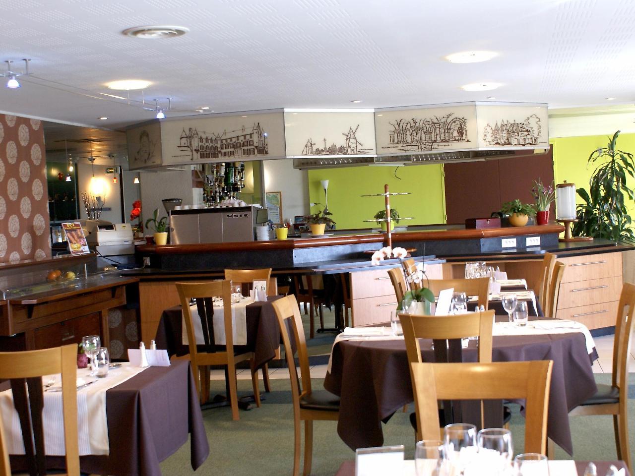 Logis Hotel Restaurant Aloe Les Herbiers Zewnętrze zdjęcie
