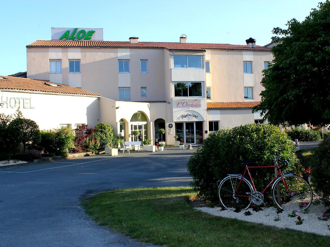Logis Hotel Restaurant Aloe Les Herbiers Zewnętrze zdjęcie