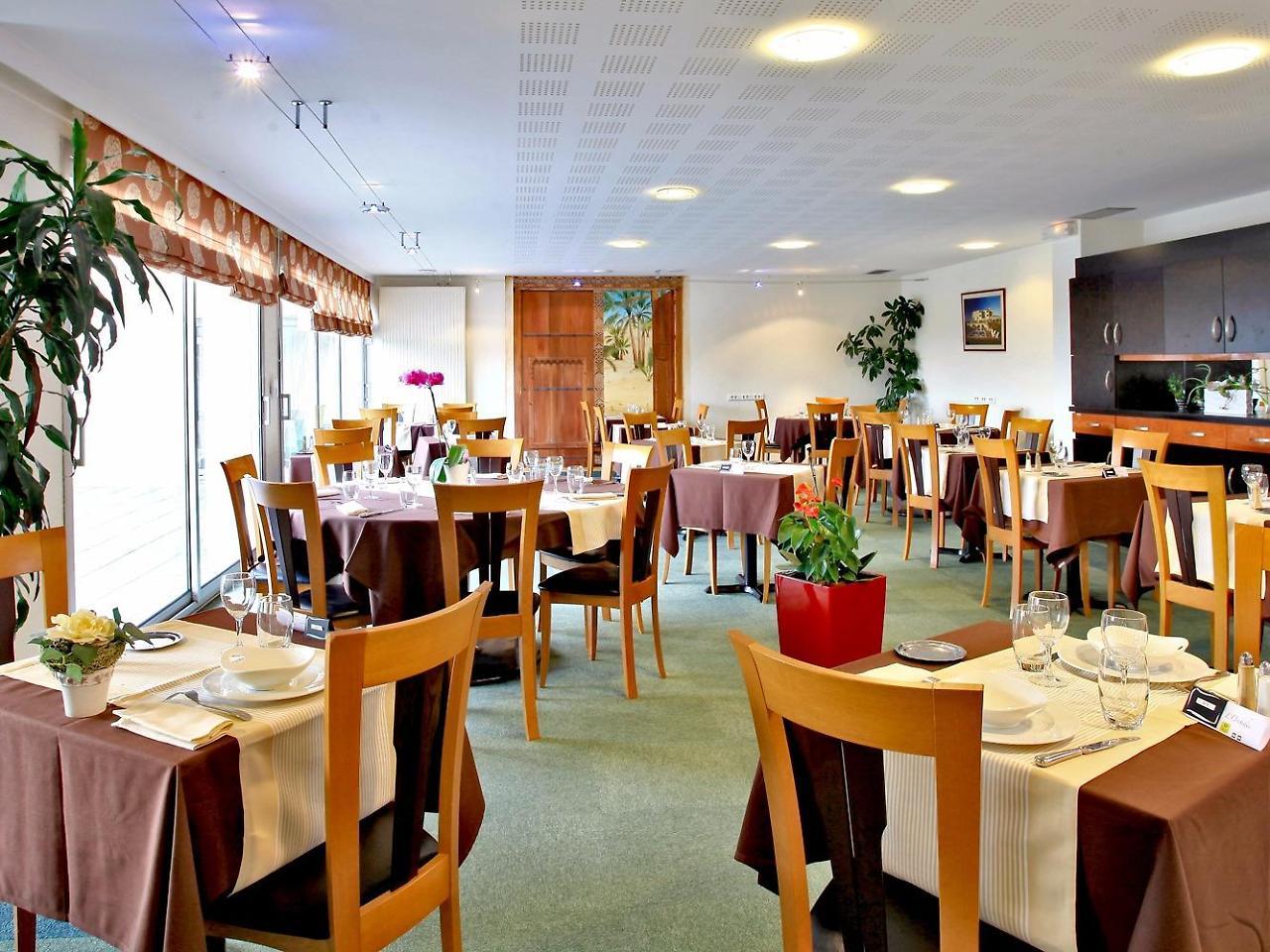 Logis Hotel Restaurant Aloe Les Herbiers Zewnętrze zdjęcie