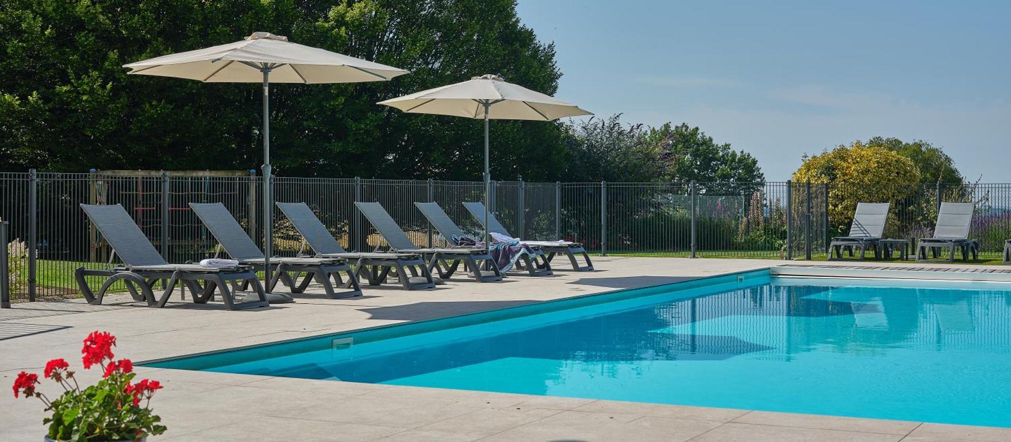 Logis Hotel Restaurant Aloe Les Herbiers Zewnętrze zdjęcie