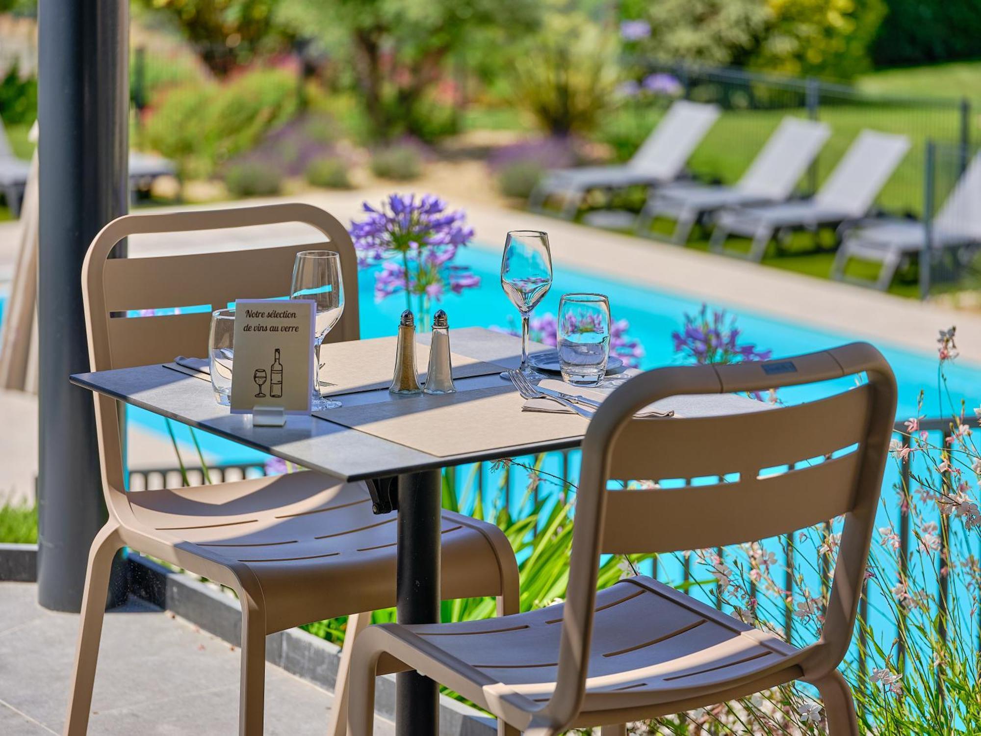 Logis Hotel Restaurant Aloe Les Herbiers Zewnętrze zdjęcie