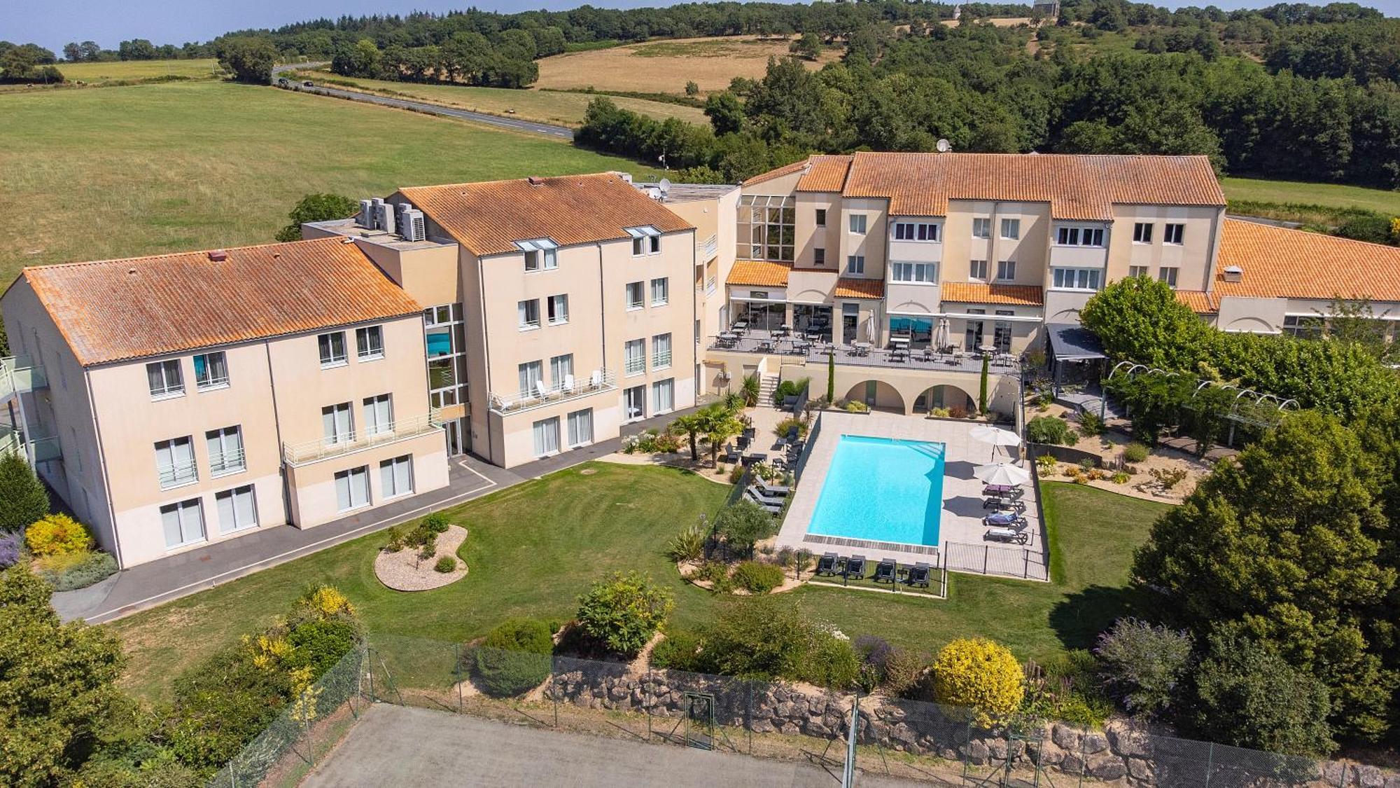 Logis Hotel Restaurant Aloe Les Herbiers Zewnętrze zdjęcie