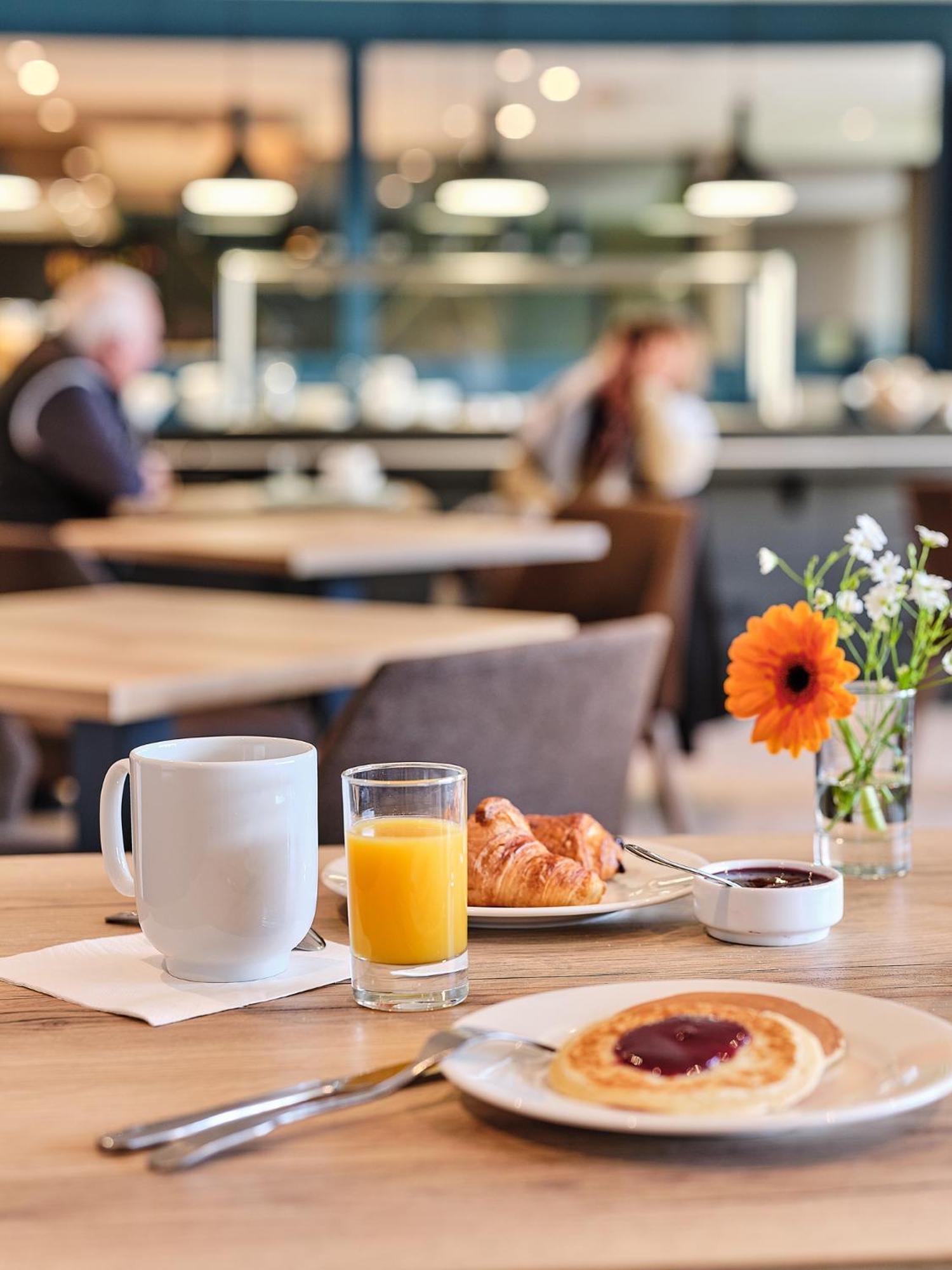 Logis Hotel Restaurant Aloe Les Herbiers Zewnętrze zdjęcie